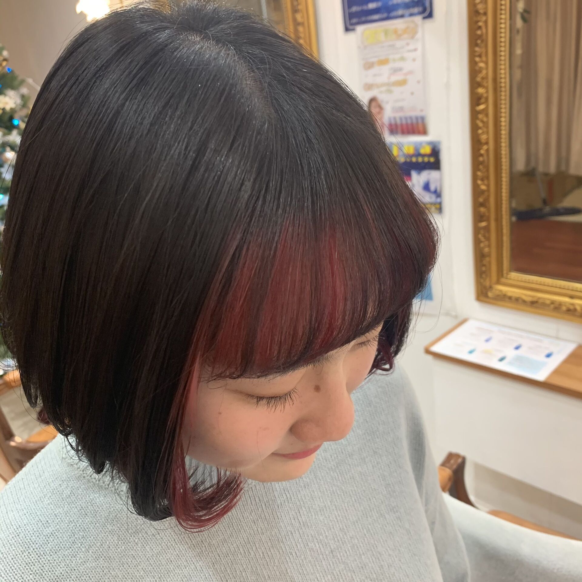 伸びてきたインナーカラーでもまだまだ楽しめますよ。谷町四丁目RanaCienにお任せあれ☆