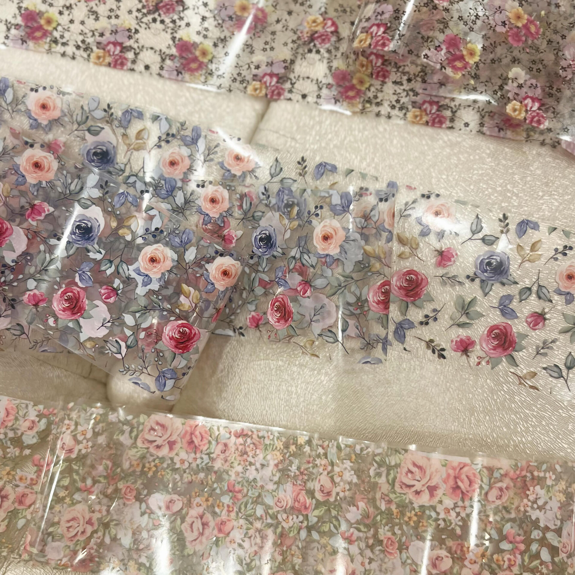 新しく花柄のネイルホイル入荷しました💐